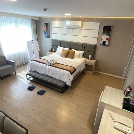 Hotel Global Grupos Отели рядом с достопримечательностью «Площадь Либердаде»