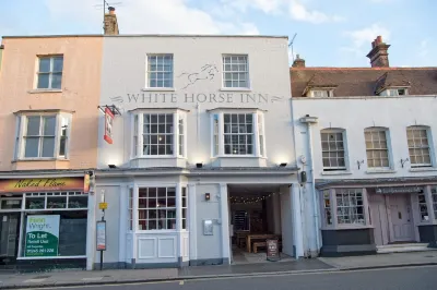 White Horse Hotels near Braxted Park Estate