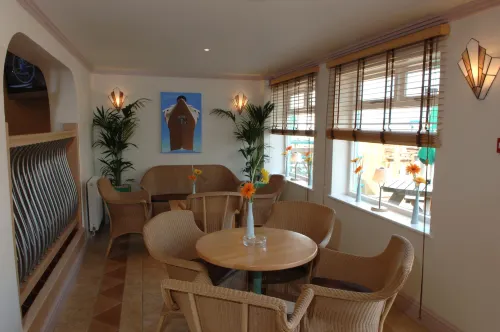 The Waterfront Inn - Homestay