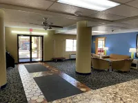 Super 8 by Wyndham Port Clinton Hotels in Bay Township