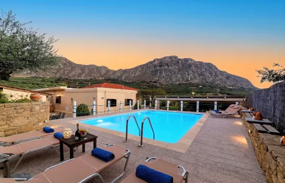 克里特島凱拉別墅飯店 - 附温水泳池