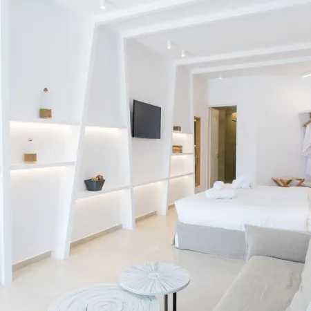 Super Paradise Hotel