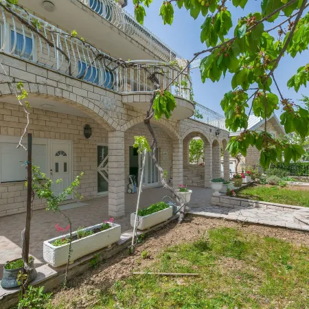 Apartments Luca