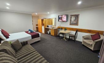 Hilltops Retreat Motor Inn