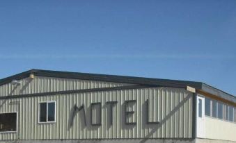Hooks Hideaway Motel