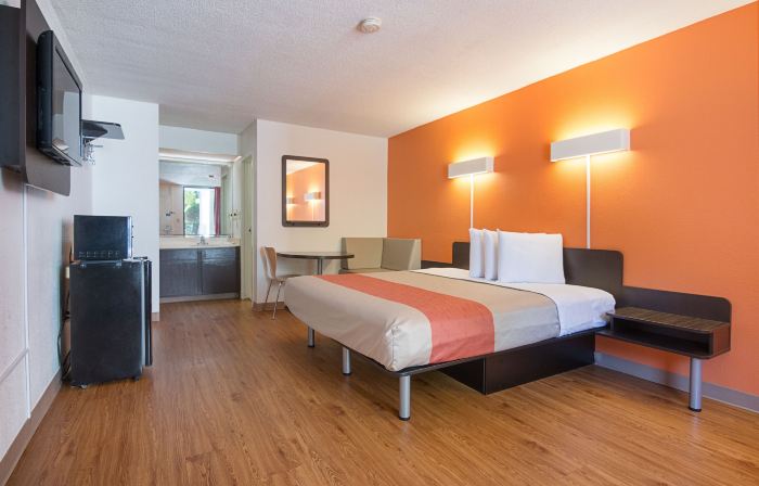 Motel 6 Newnan, GA