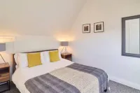 Host & Stay - King's Corner - Homestays