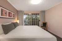 Adina Serviced Apartments Canberra Kingston - balcony