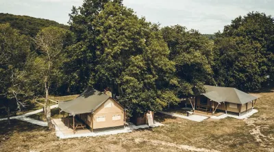 Les Insolites de Jsk Hotel di Saint-Leonard-des-Bois
