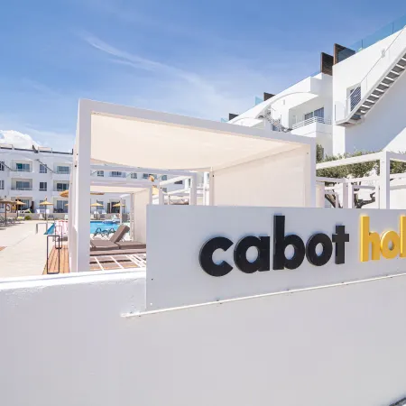 Cabot Hobby Club Apartments