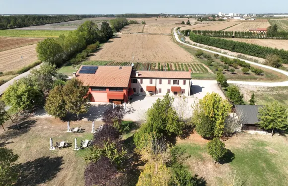 隆切特林農莊酒店