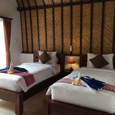 Bale Lumbung Bungalows Hotels near Pasih Andus Beach