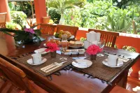 Villa Maora - breakfast