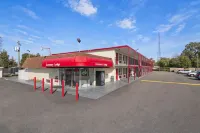 經濟旅館 - 停車場
