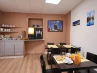 Hotel le Petit Duquesne Hotels near Printing Museum