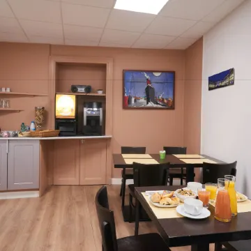 Hotel le Petit Duquesne Отели рядом с достопримечательностью «Иль-де-Версаль»