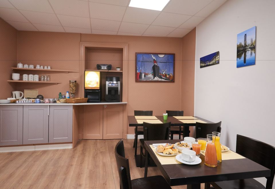 [호텔 르 프티 듀케누의 깔끔한 욕실]