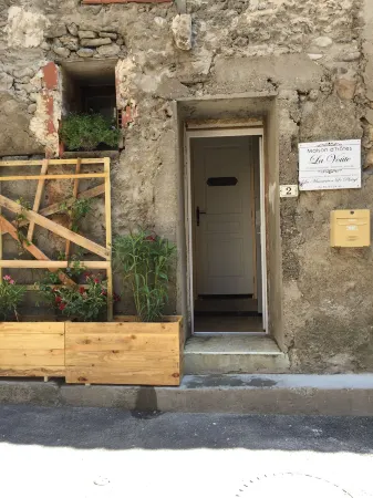 Maison d'Hotes la Voute Отели в г. Шато-Арну-Сент-Обан