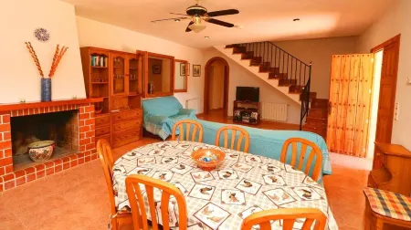 Can Toni, air conditioning, free wifi, private pool Отели в г. Кампос