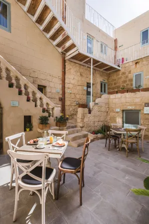 Talbot and Bons Boutique Bed & Breakfast Отели в г. Бирзеббуджа