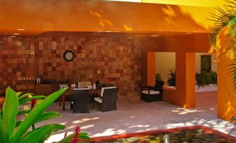 Hotel Ixzi Plus