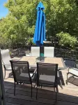 Tropical Retreat. Great for 6-8 guest. Close to beaches.