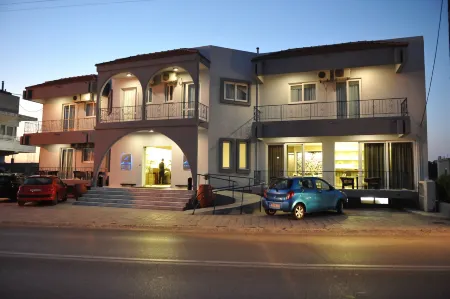 Maritime Отели рядом с достопримечательностью «Kremasti Beach»