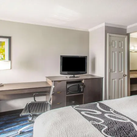 La Quinta Inn by Wyndham St. Louis Hazelwood - Airport North