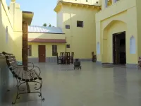 Hotel Mandawa Palace and Restaurent Các khách sạn ở Churi Ajitgarh