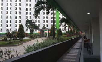 Green Lake View Luxury Apartment by Indah