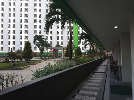 Green Lake View Luxury Apartment by Indah