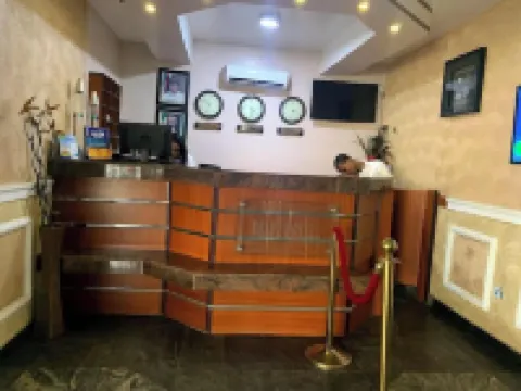 德爾夫酒店及套房