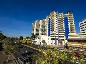 Popular Scenic Hotels in Cairns