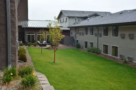 Roosevelt Inn & Suites