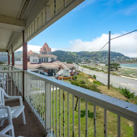 Pacifica Beach Hotel