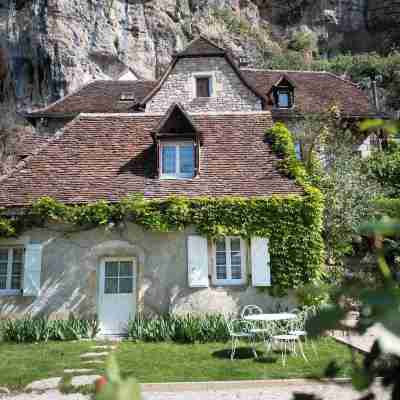 Logis Hôtel Domaine les Falaises Hotel Exterior