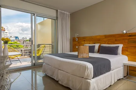 Lemon Suites Отели рядом с достопримечательностью «Museo Historico de Cera»