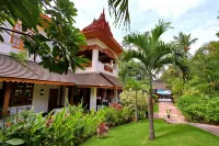 The Hotel by the Red Canal - 4-Star