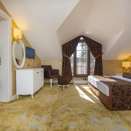 HAN Deluxe Hotel