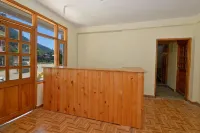 Sarthak B&B Hotels in Hallan-i