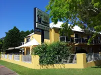 Admiral Nelson Motor Inn - Parkplatz