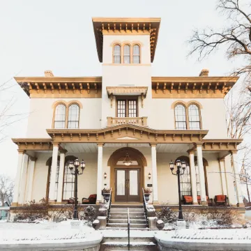 The Pepin Mansion B&B on Mansion Row - 10 Min to Start of the Bourbon Trail