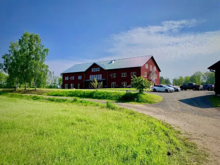 Tiraholms Hotell Отели в г. Ljungby N