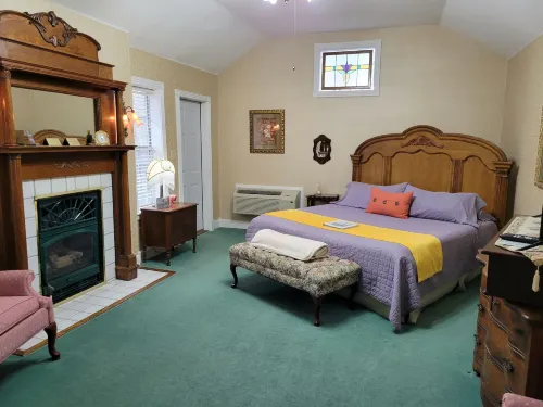 Evening Shade Inn - Inns