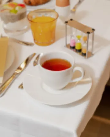 อินเตอร์คอนติเนนตัล ปารีส ชองป์ เอลิเซ่ บาย IHG