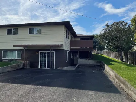 Comfy and Cozy 2-bedroom, 1 bath basement condo in lovely Lewiston with WiFi