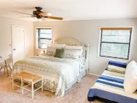 Poppy's Place is your unique Steinhatchee destination with river/gulf access