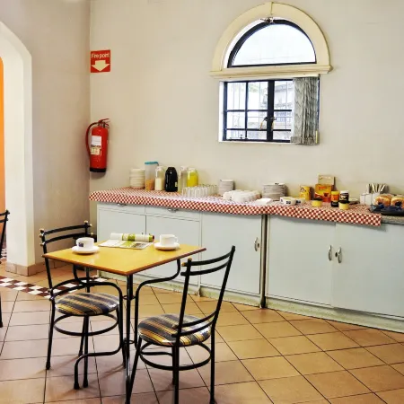 Horizon Inn Отели в г. Хараре