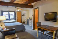 Alpine Lodge Red River Hotels in Red River