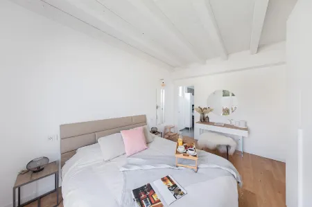 La Cittadella PT-6 by Wonderful Italy